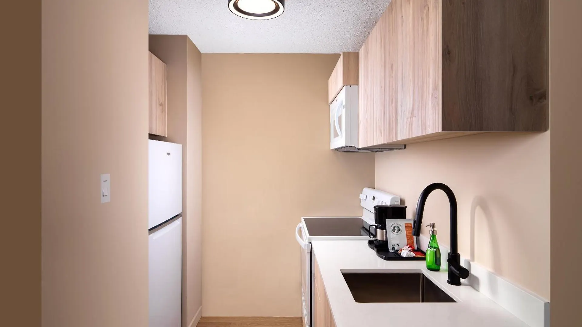 Huntingdon Hotel And Suites Victoria